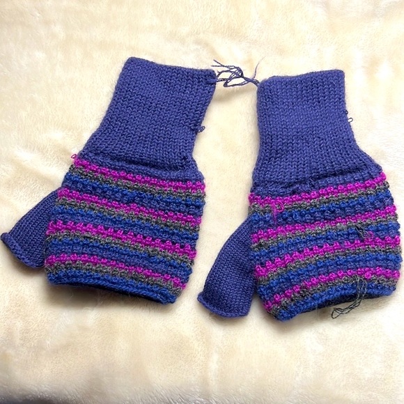Accessories - NWOT 🧤 HANDKNIT ALPACA WOOL BLUE-PURPLE-GRAY FINGERLESS KNIT GLOVES Women’s OS